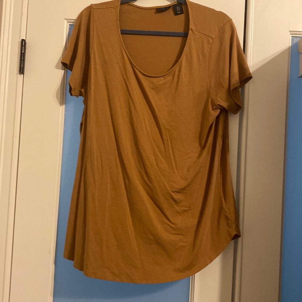 Super cute brown T shirt
